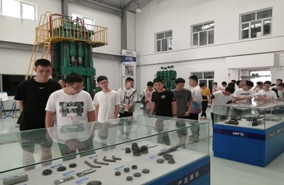 机械工程学院举办“百年校庆”实验室开放日活动 工程和技术研究